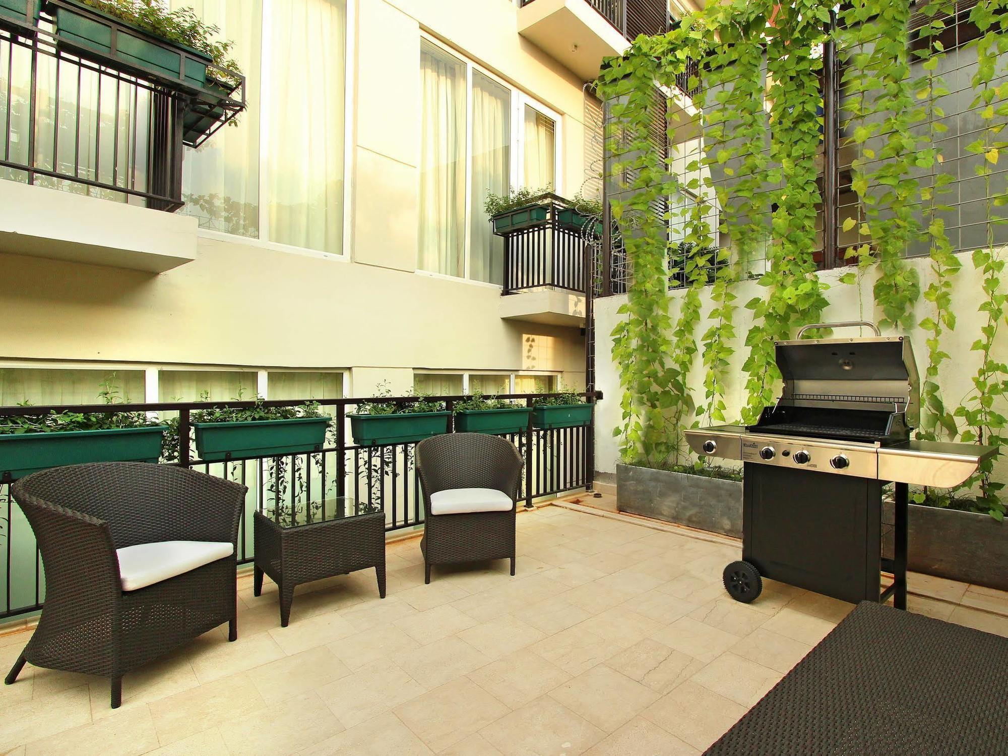 Dwijaya House Of Pakubuwono Apart otel Cakarta Dış mekan fotoğraf